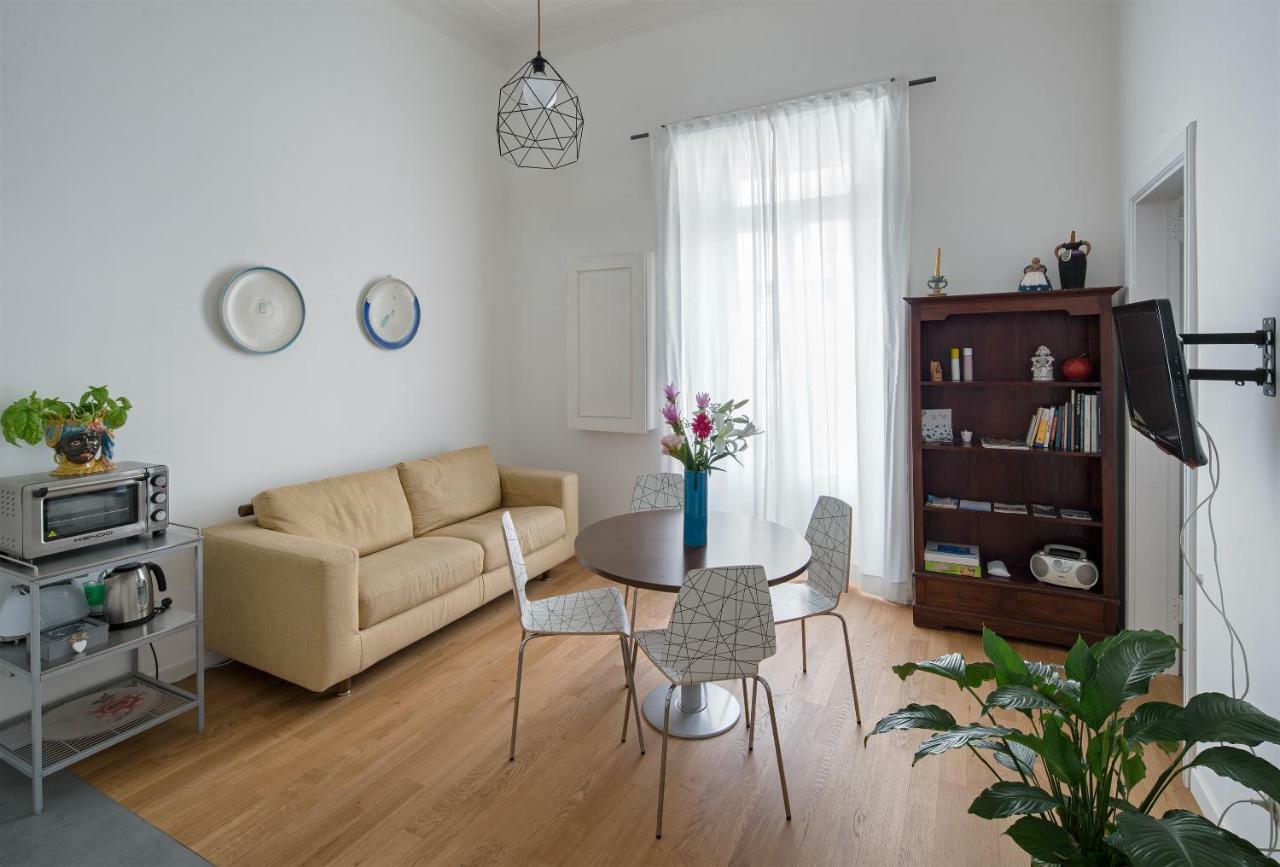 Apartmán A Casa Di Adri Salerno Exteriér fotografie