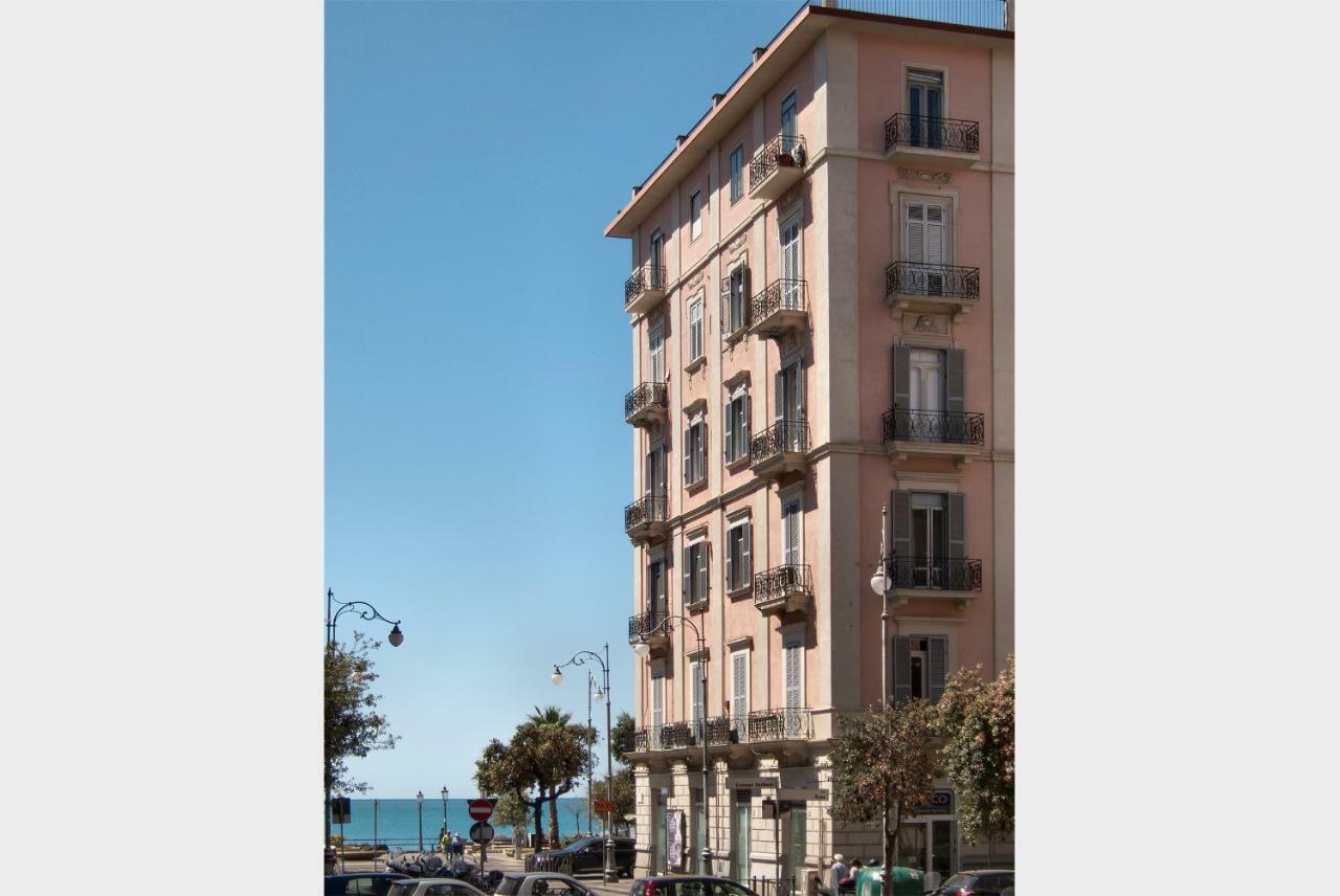 Apartmán A Casa Di Adri Salerno Exteriér fotografie