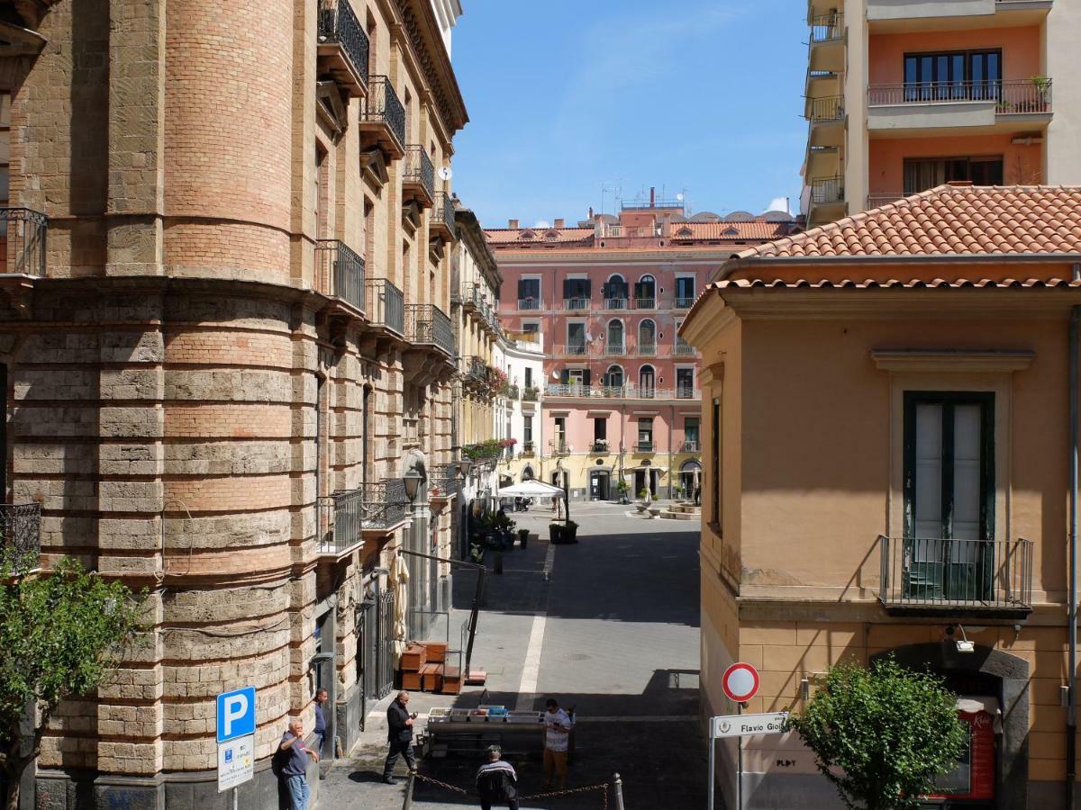 Apartmán A Casa Di Adri Salerno Exteriér fotografie